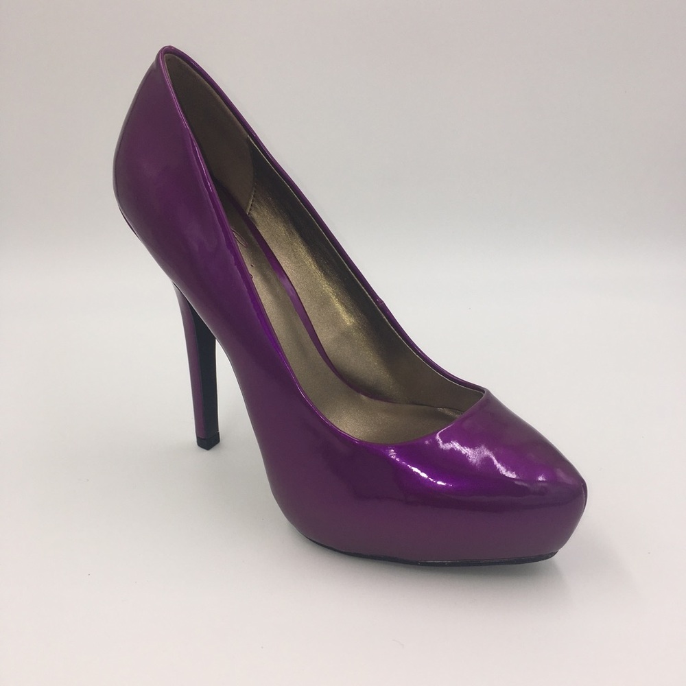 Fergie “Bunny” Platform Heels (8M)